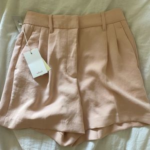 Aritzia Effortless Wilfred shorts 5”